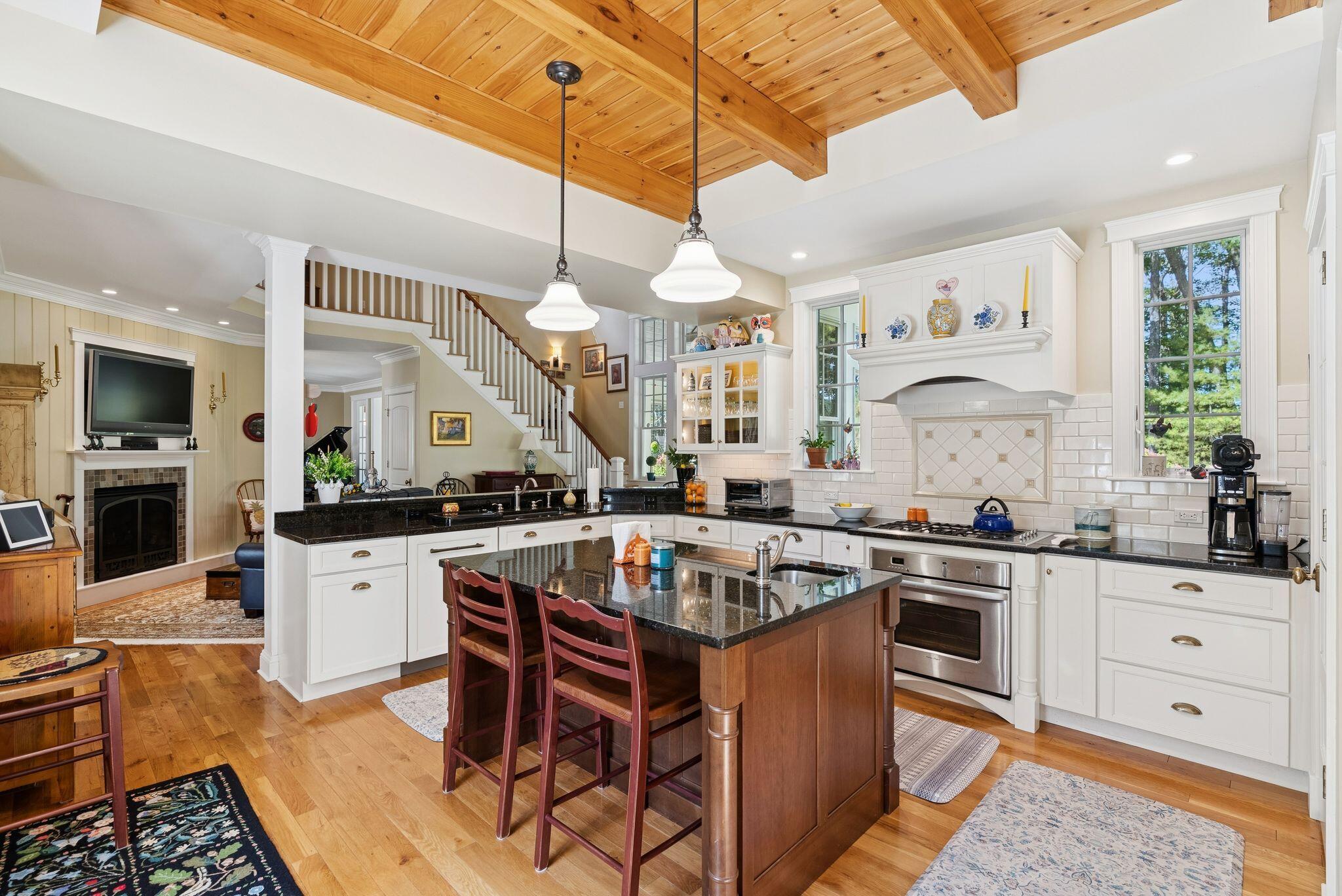 5 Surrey Lane Kennebunk ME 04043