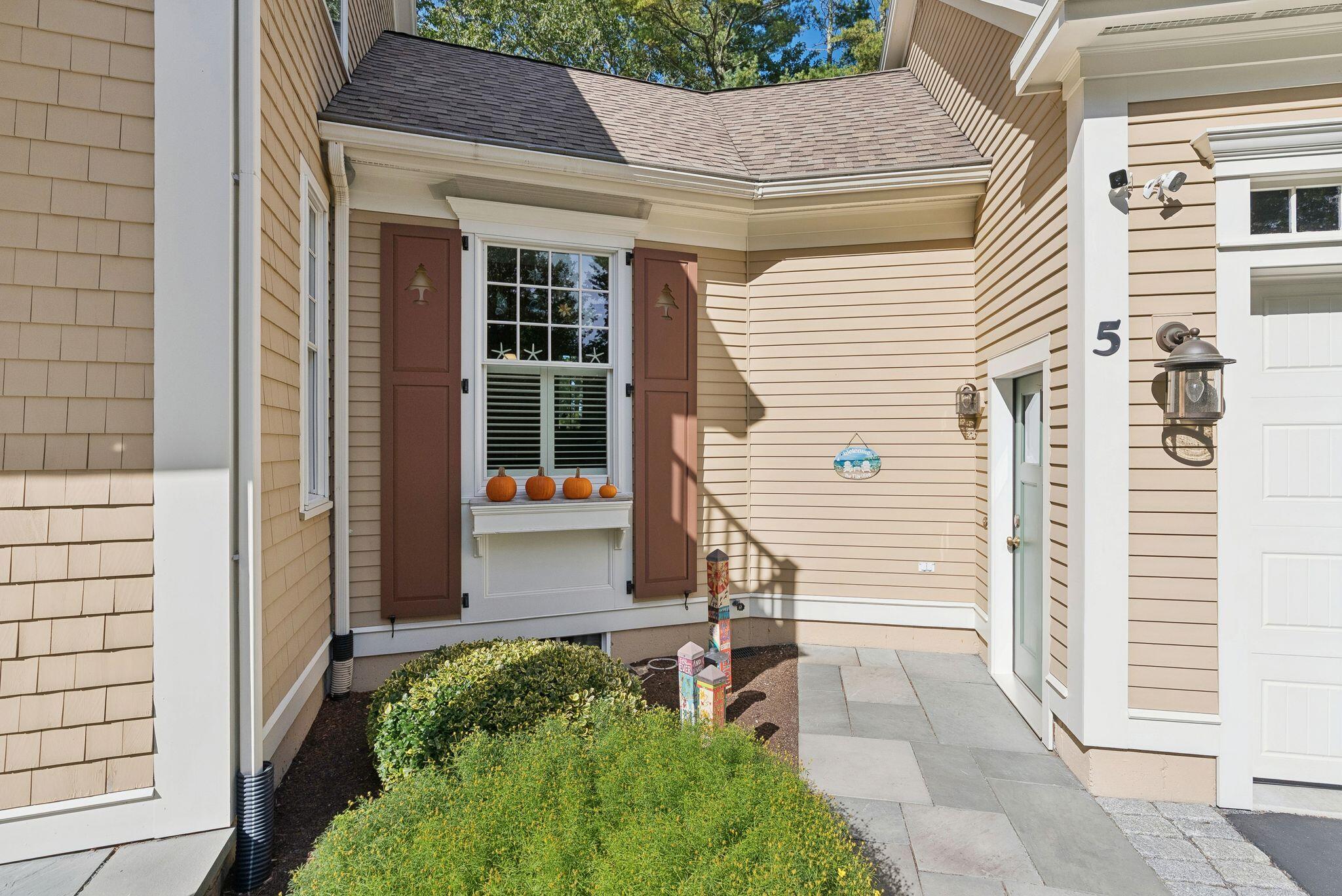 5 Surrey Lane Kennebunk ME 04043