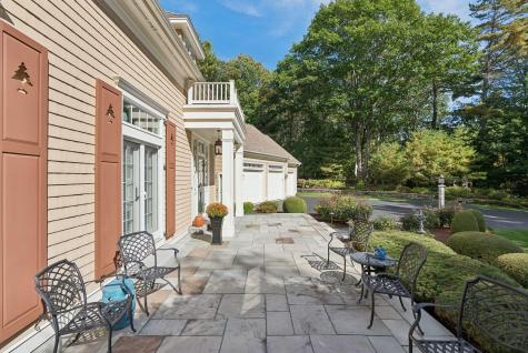 5 Surrey Lane Kennebunk ME 04043