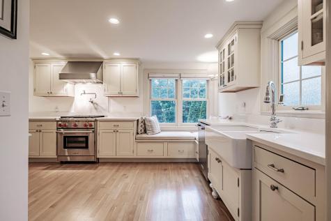 17 Phillips Road Falmouth ME 04105