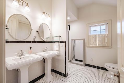 17 Phillips Road Falmouth ME 04105