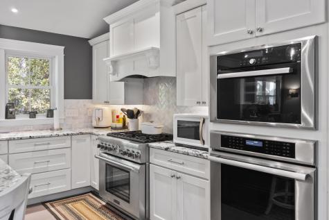 16 Meadowood Drive Hallowell ME 04347