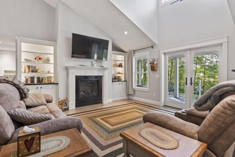 16 Meadowood Drive Hallowell ME 04347