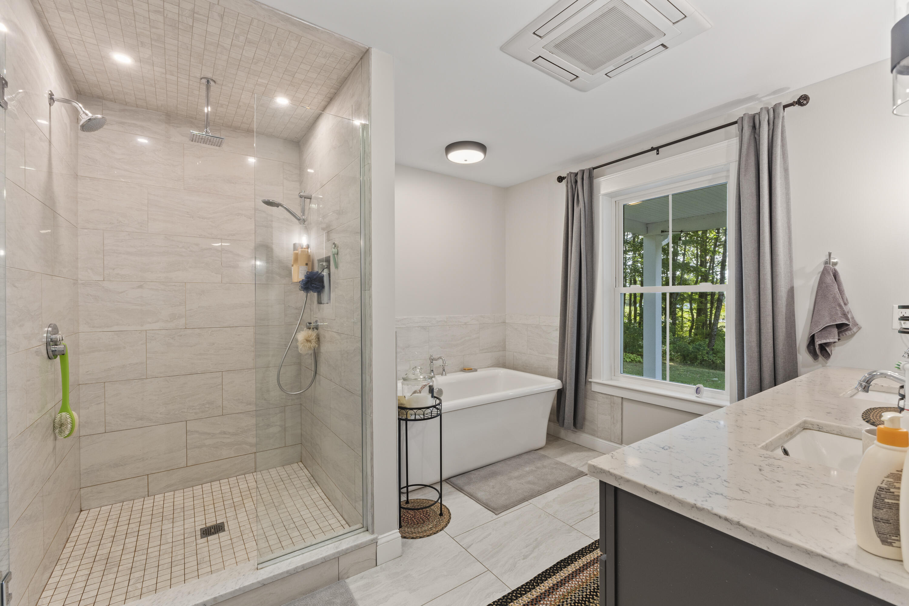 16 Meadowood Drive Hallowell ME 04347