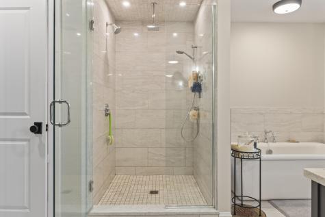 16 Meadowood Drive Hallowell ME 04347