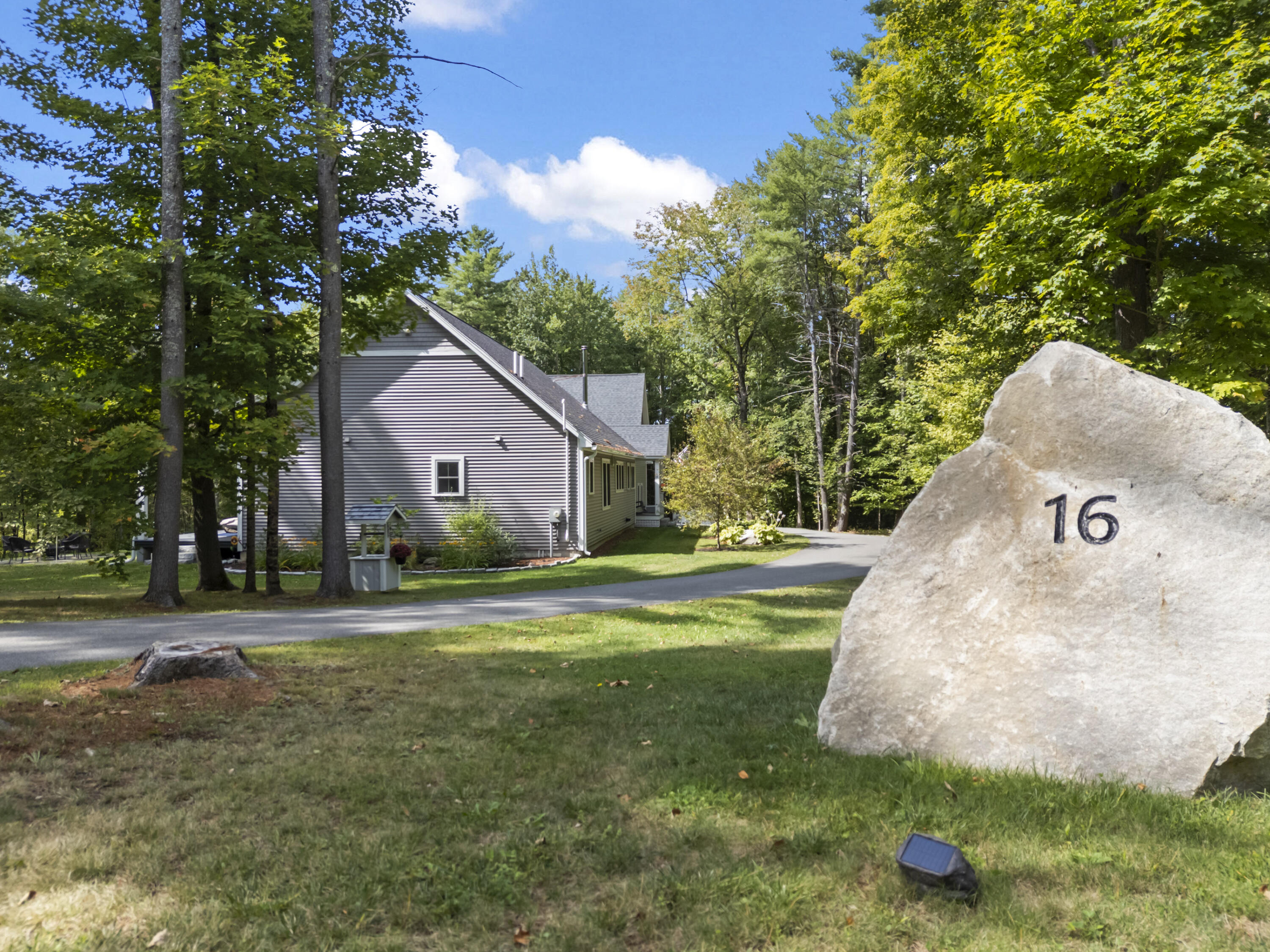 16 Meadowood Drive Hallowell ME 04347