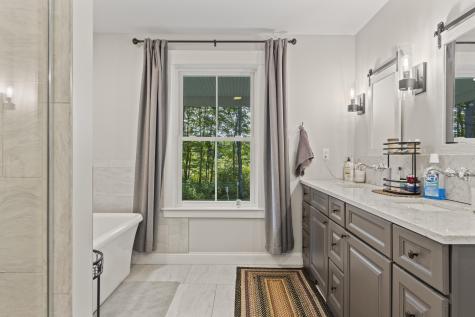 16 Meadowood Drive Hallowell ME 04347