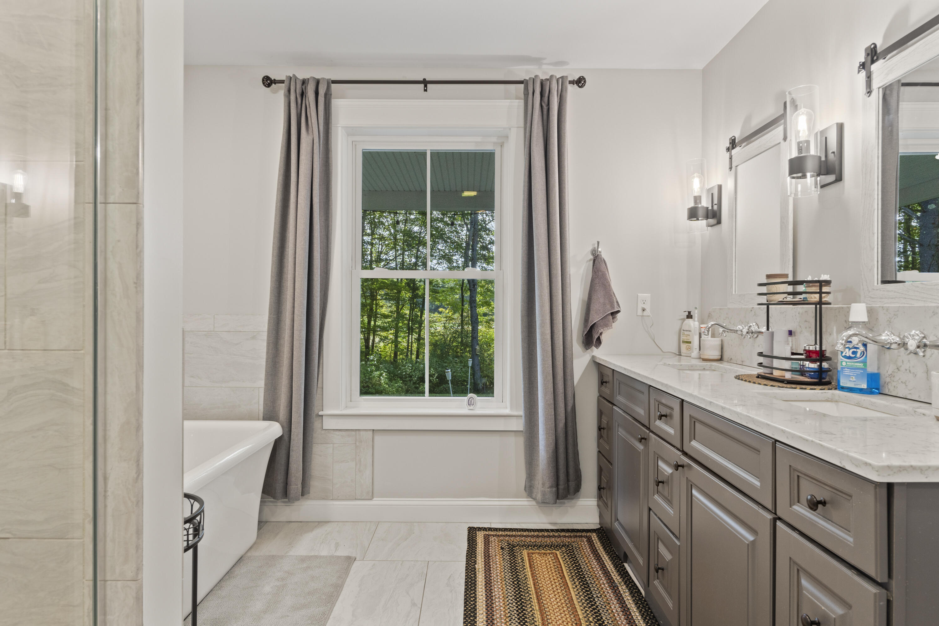 16 Meadowood Drive Hallowell ME 04347