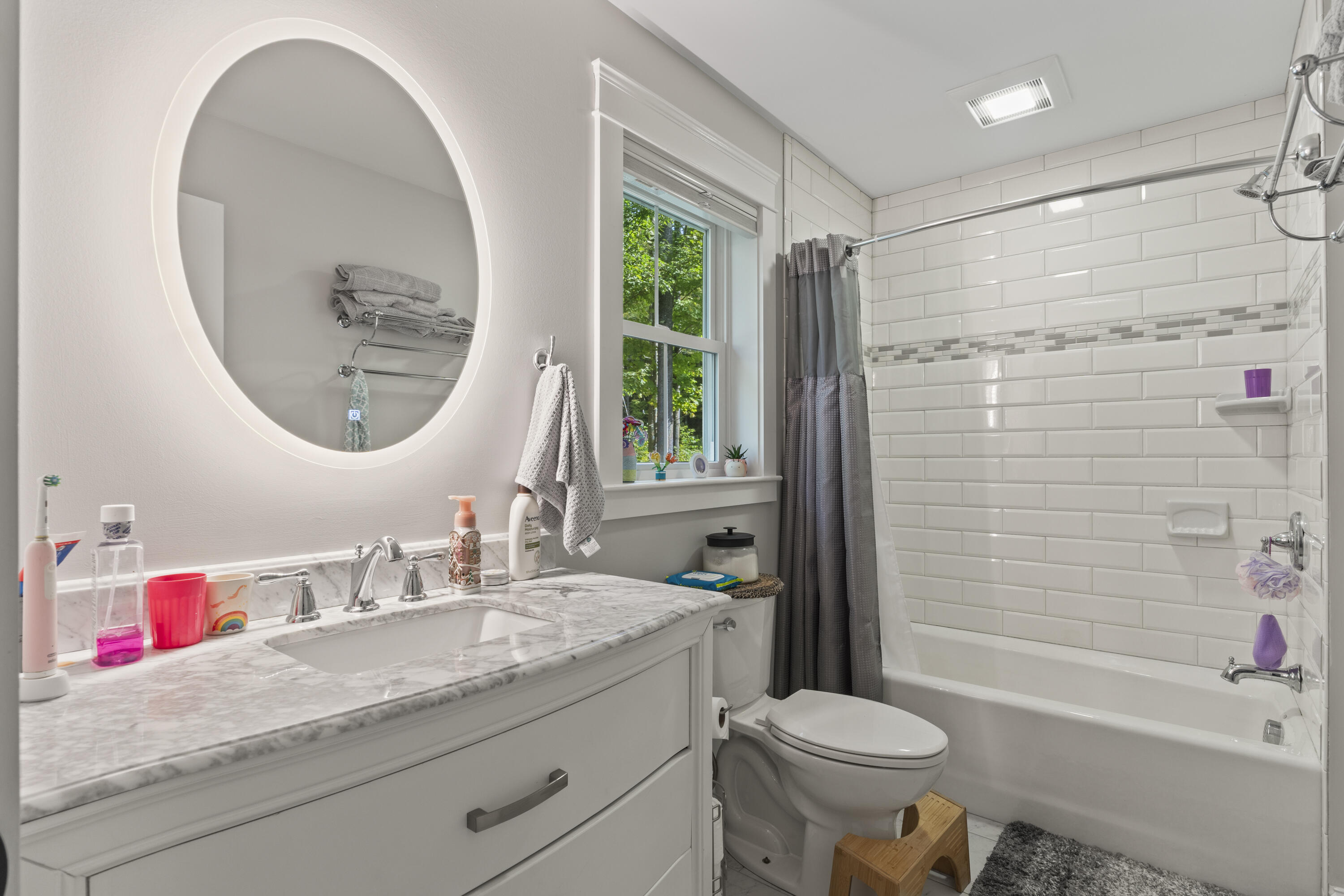 16 Meadowood Drive Hallowell ME 04347