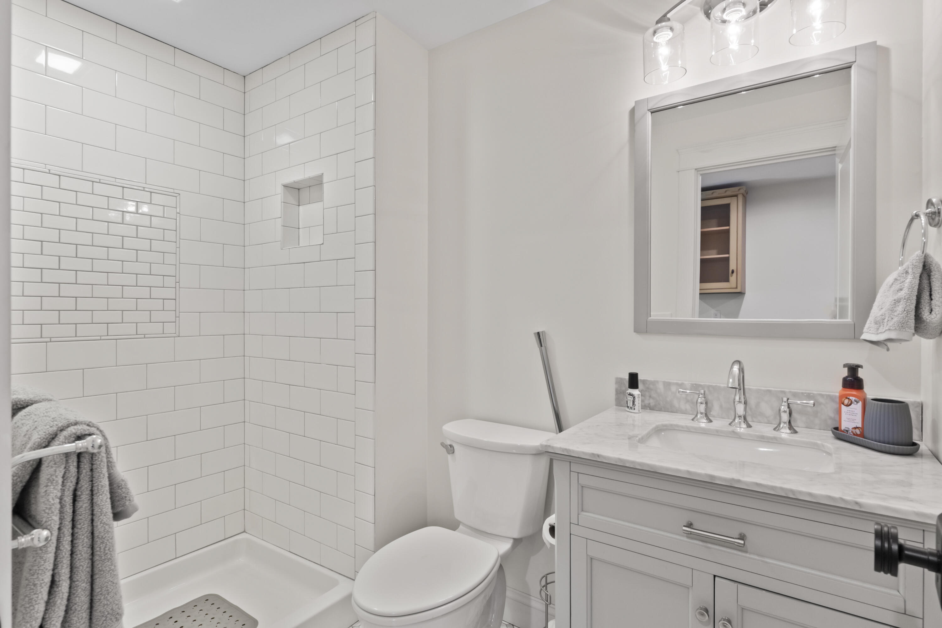 16 Meadowood Drive Hallowell ME 04347