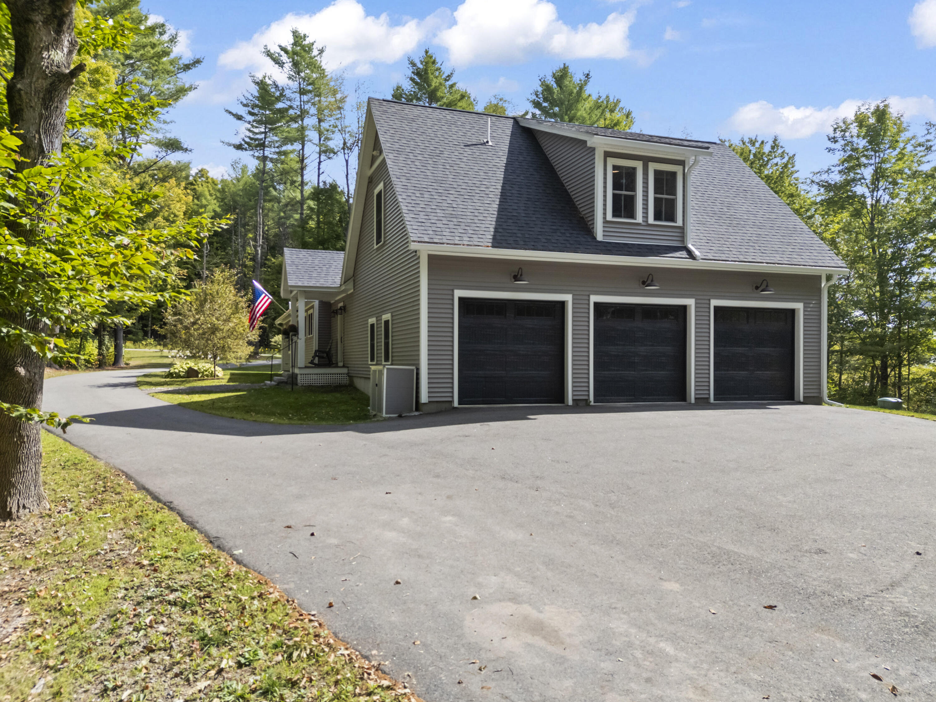 16 Meadowood Drive Hallowell ME 04347