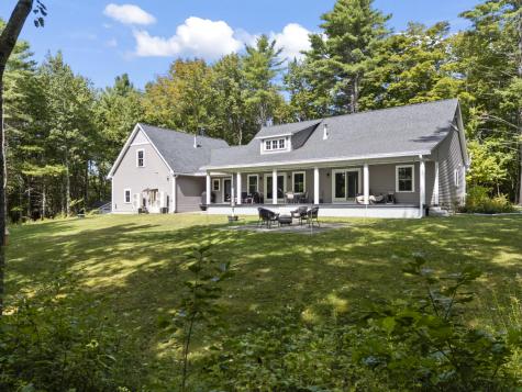 16 Meadowood Drive Hallowell ME 04347