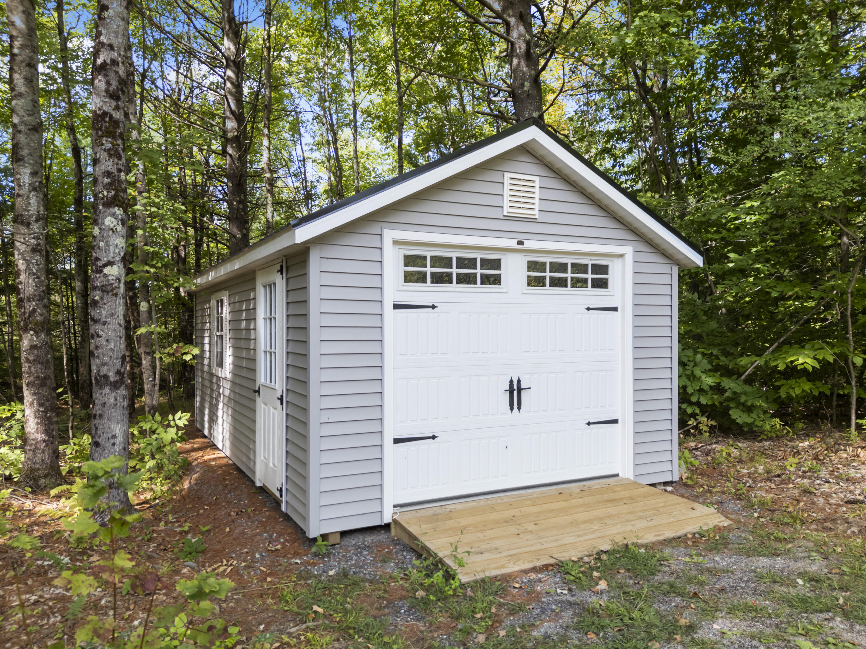 16 Meadowood Drive Hallowell ME 04347