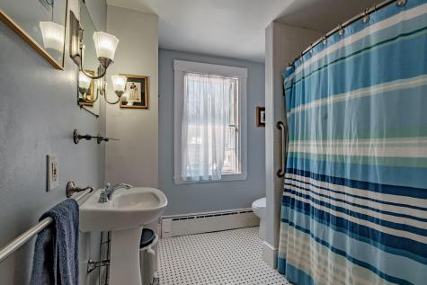 68 Pleasant Street Yarmouth ME 04096