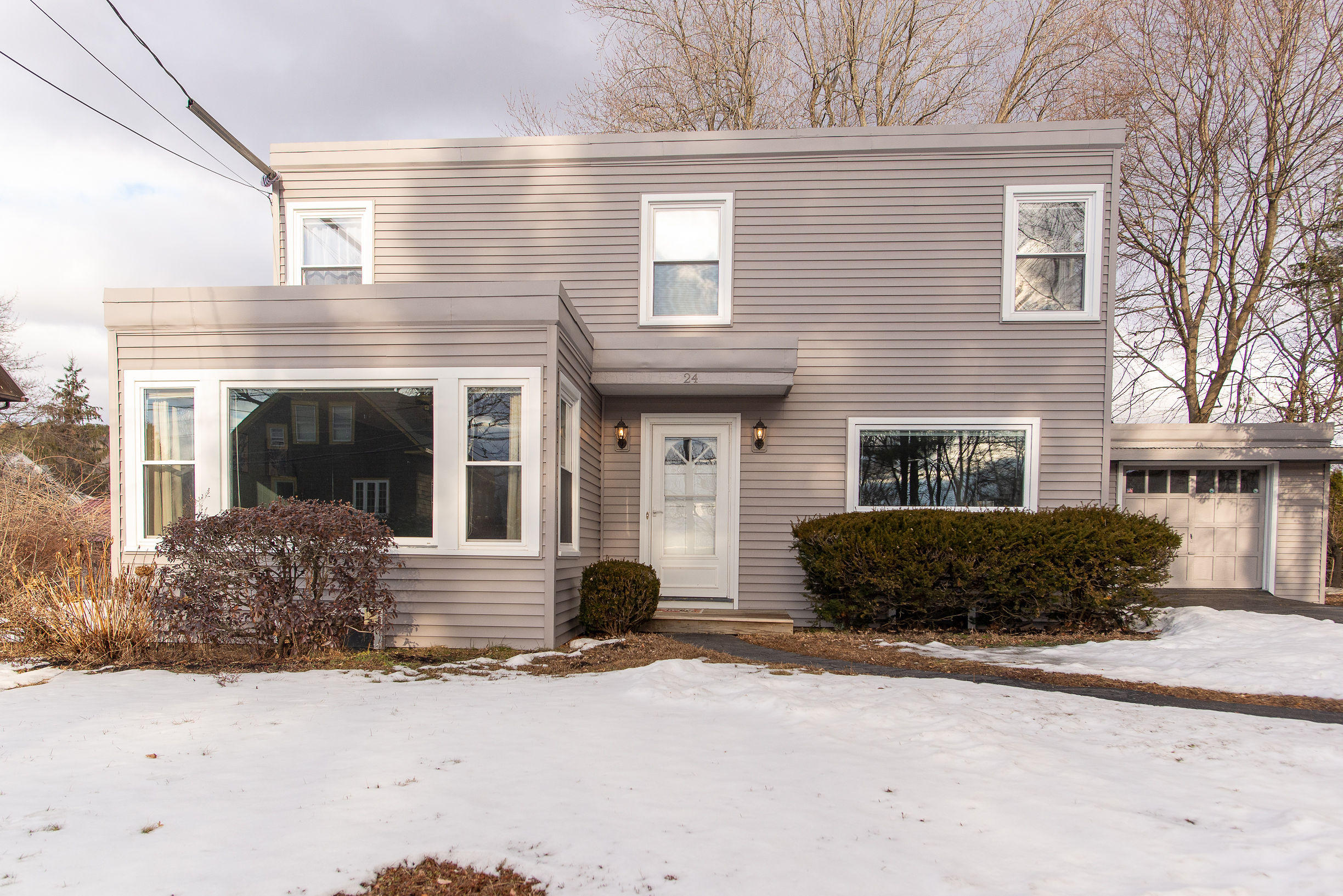 24 Caron Lane Auburn ME 04210