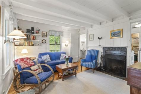 5 Massachusetts Avenue Boothbay ME 04544