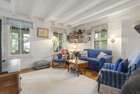 5 Massachusetts Avenue Boothbay ME 04544