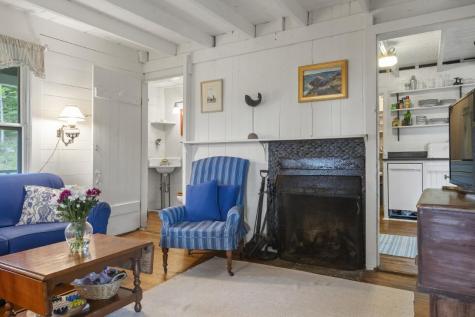 5 Massachusetts Avenue Boothbay ME 04544