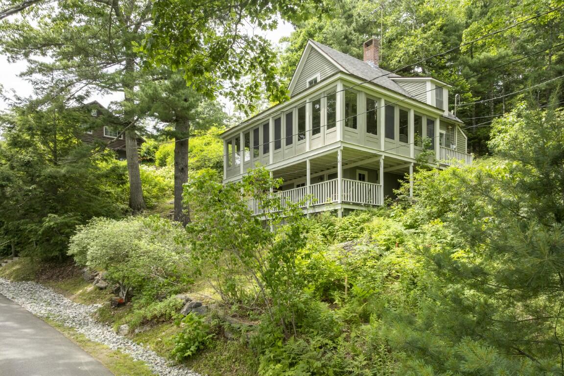 5 Massachusetts Avenue Boothbay ME 04544