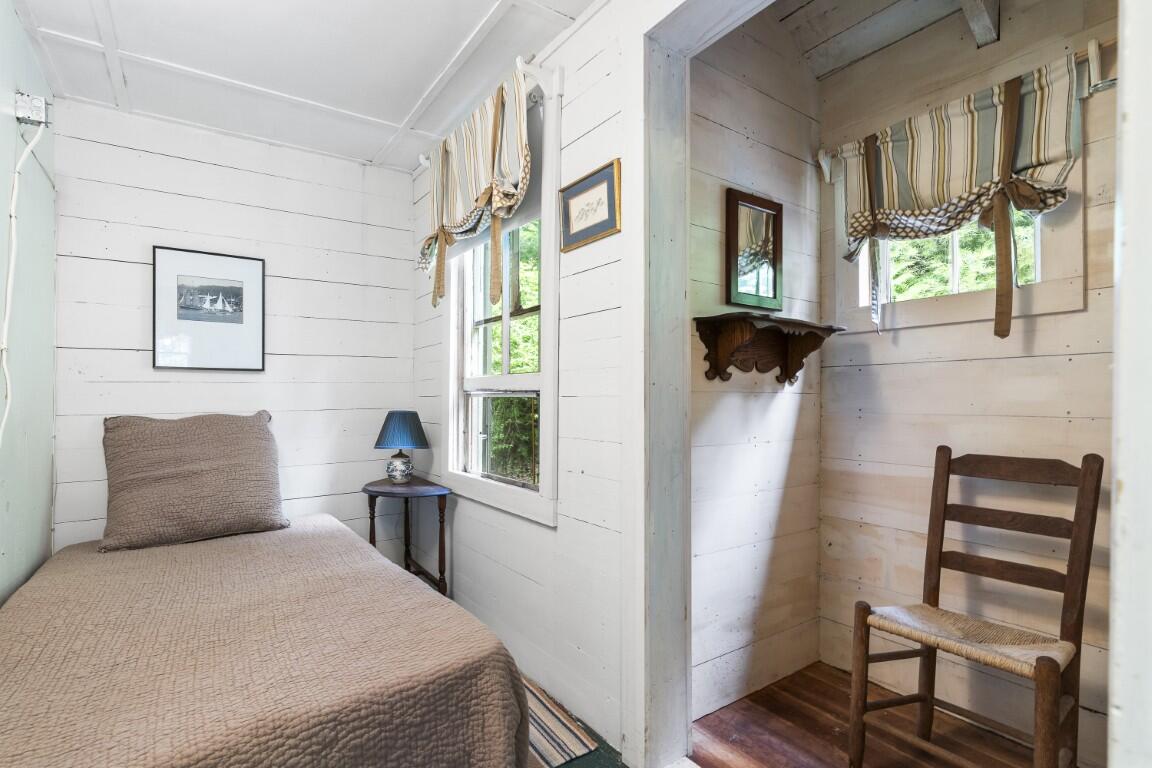 5 Massachusetts Avenue Boothbay ME 04544