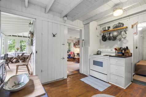 5 Massachusetts Avenue Boothbay ME 04544