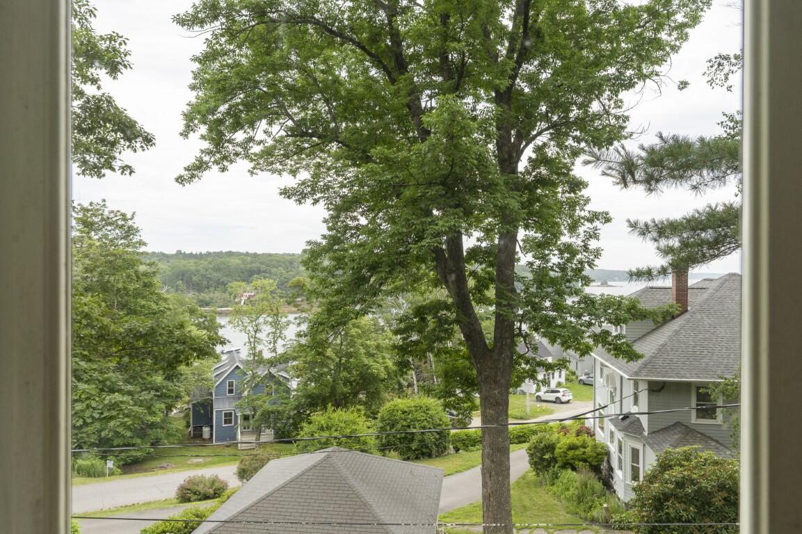 5 Massachusetts Avenue Boothbay ME 04544