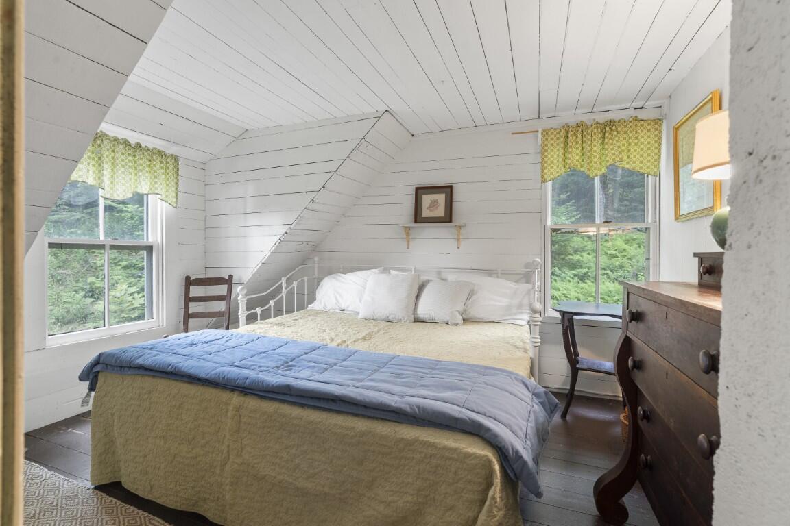 5 Massachusetts Avenue Boothbay ME 04544