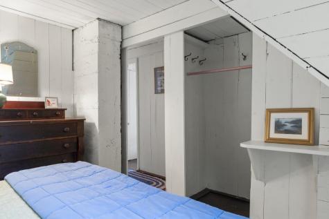 5 Massachusetts Avenue Boothbay ME 04544