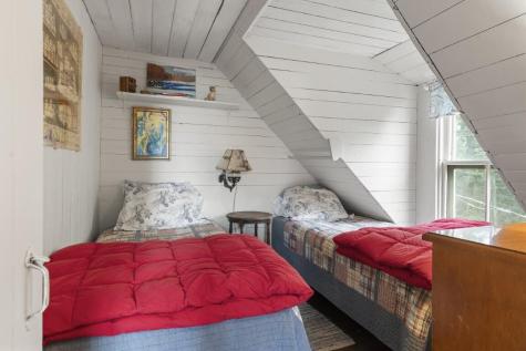 5 Massachusetts Avenue Boothbay ME 04544