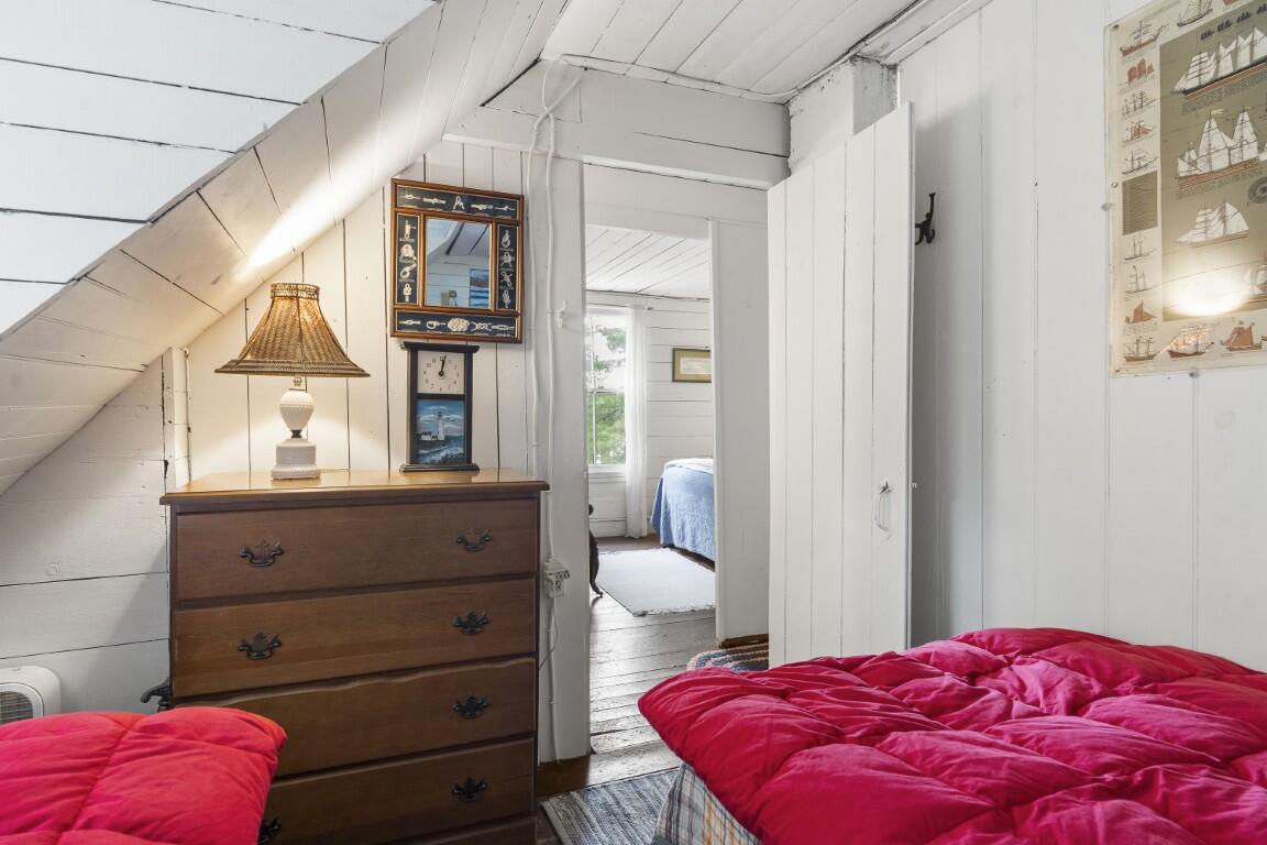 5 Massachusetts Avenue Boothbay ME 04544