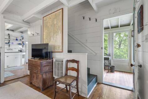 5 Massachusetts Avenue Boothbay ME 04544