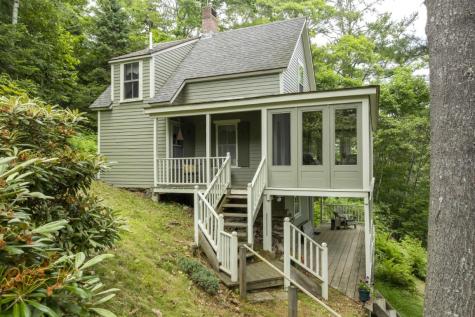 5 Massachusetts Avenue Boothbay ME 04544