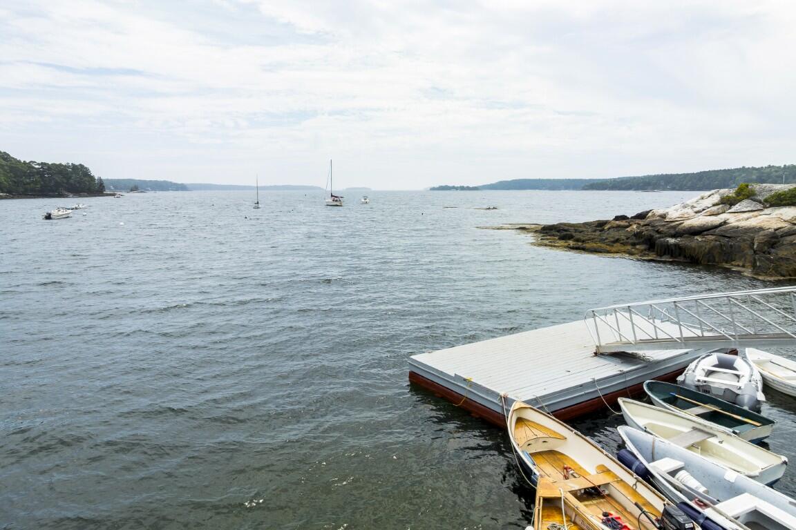 5 Massachusetts Avenue Boothbay ME 04544