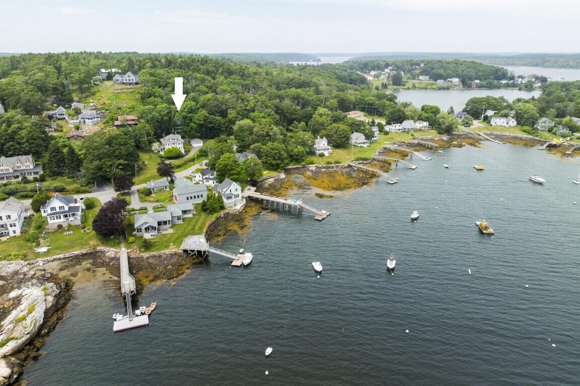 5 Massachusetts Avenue Boothbay ME 04544