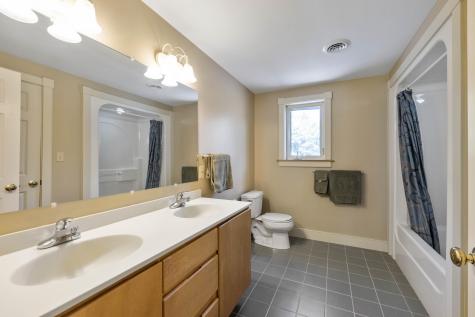 165 Emmons Road Kennebunk ME 04043