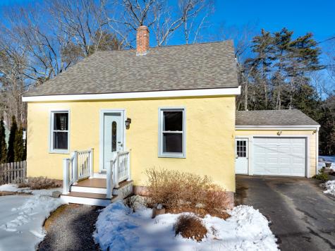 27 Pleasant Hill Road Falmouth ME 04105