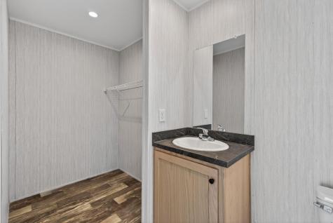 6 New England Avenue Oakland ME 04967