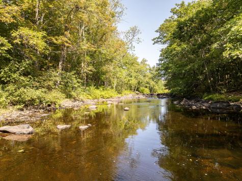 152 Common Road Union ME 04862