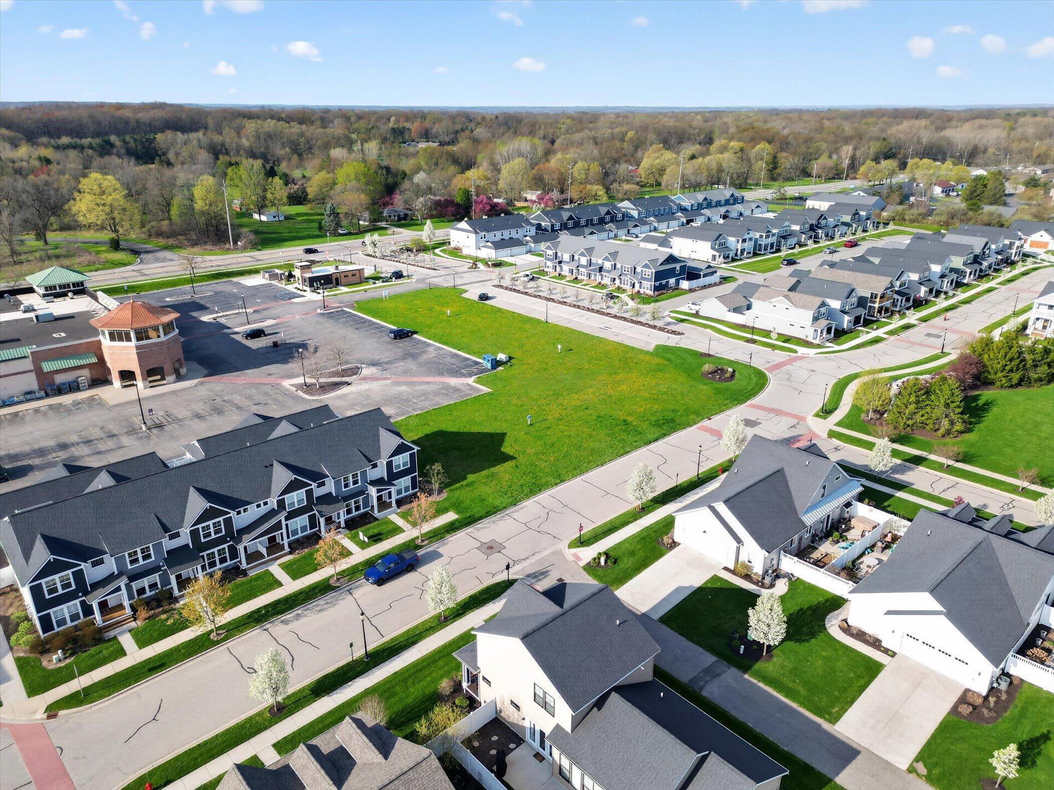 6870 Old Town Square NE Rockford MI 49341