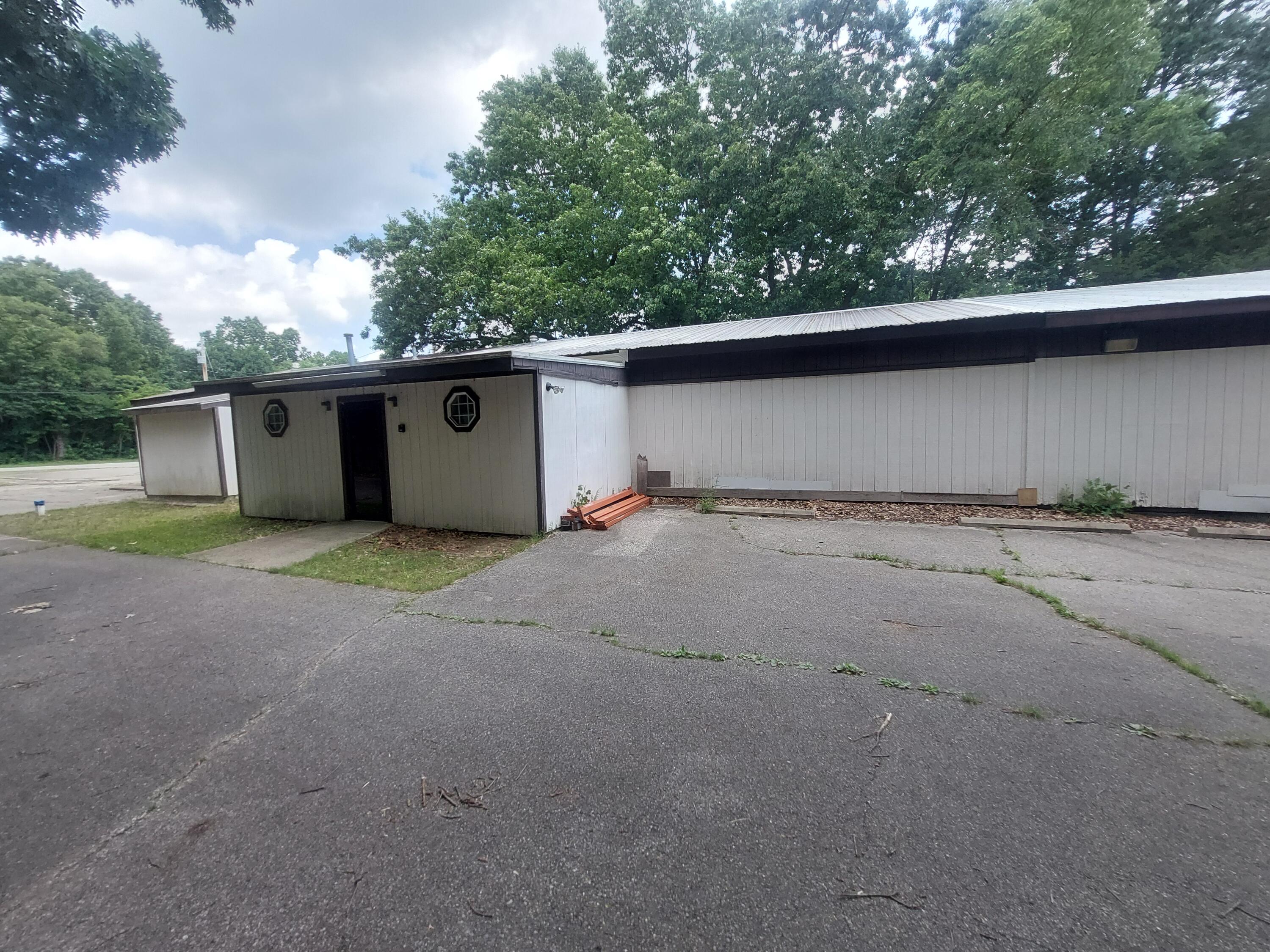 1724 E Bertrand Road Niles MI 49120