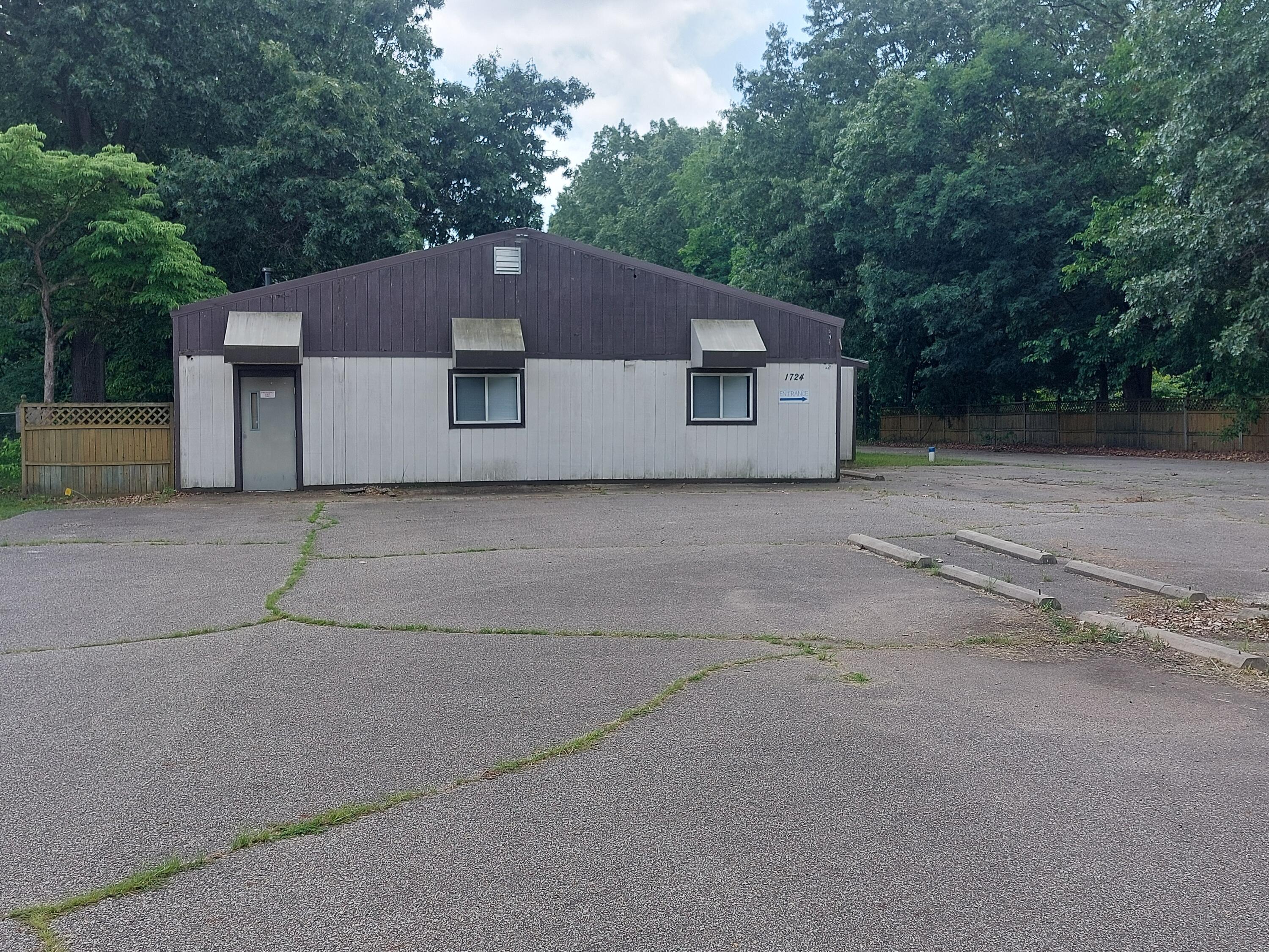 1724 E Bertrand Road Niles MI 49120