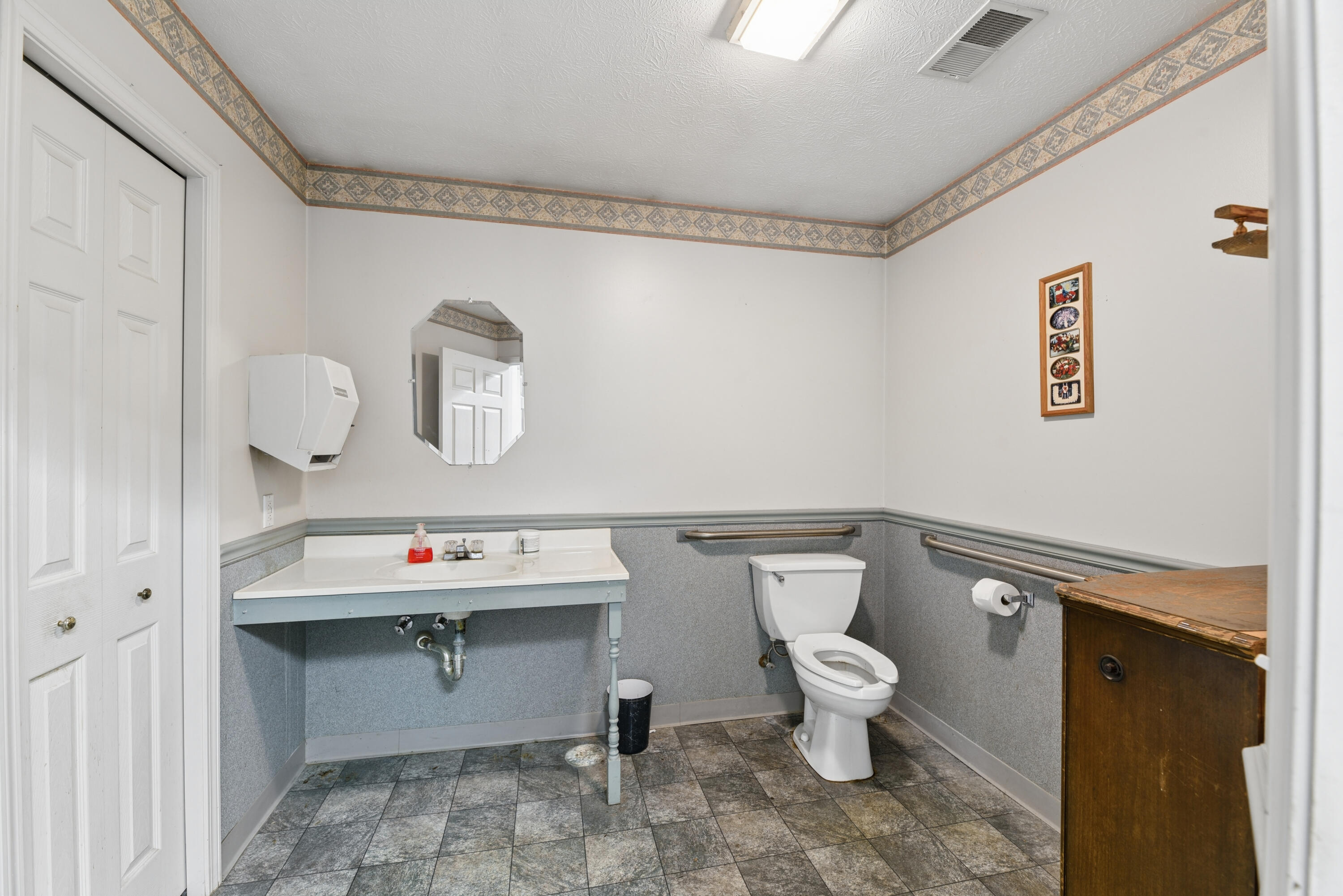 1521 E Main Street Niles MI 49120