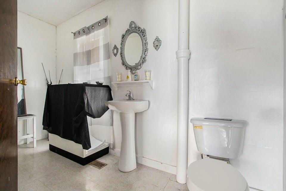 952 Pipestone Street Benton Harbor MI 49022