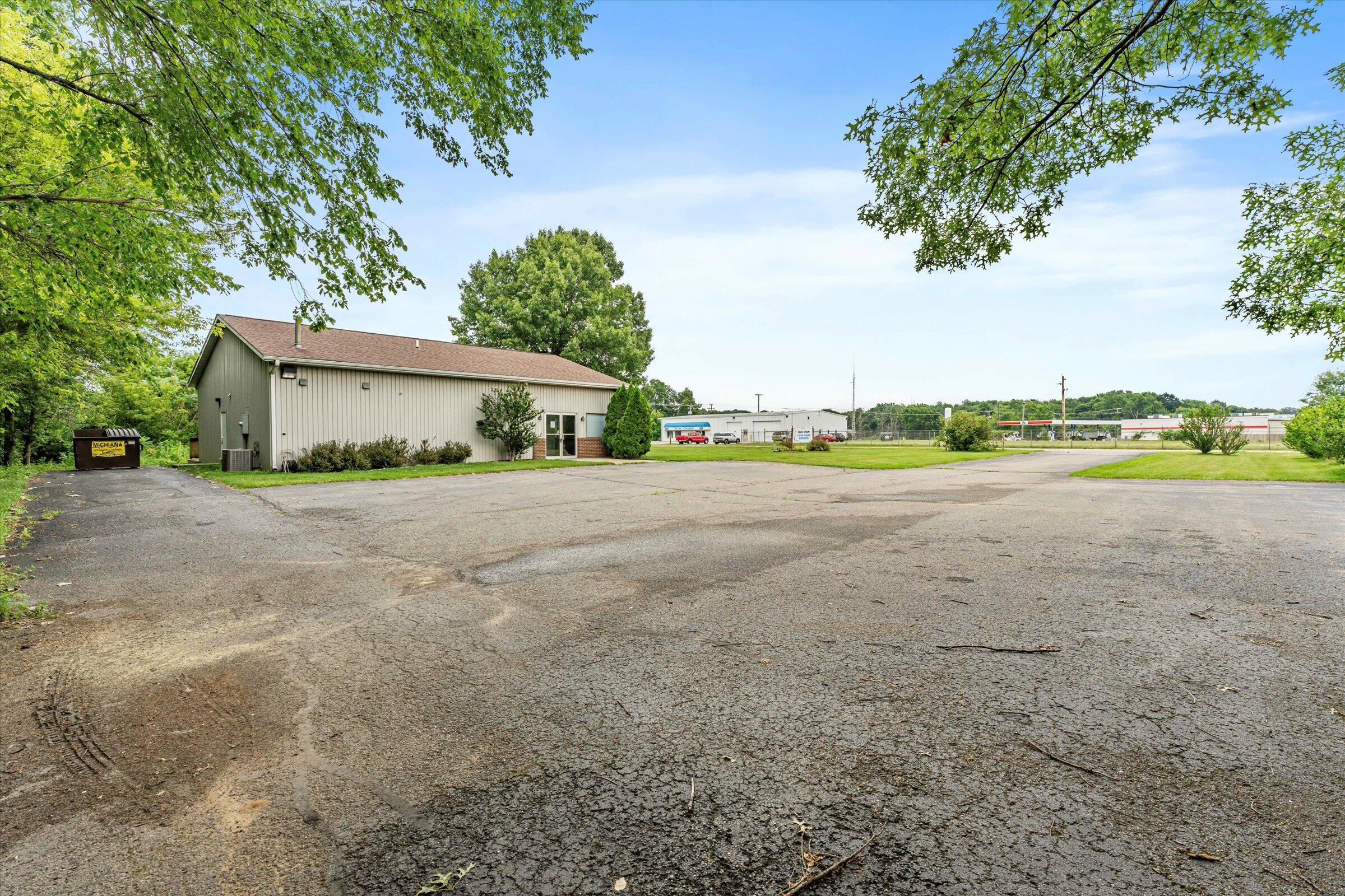 26285 East Shore Drive Edwardsburg MI 49112