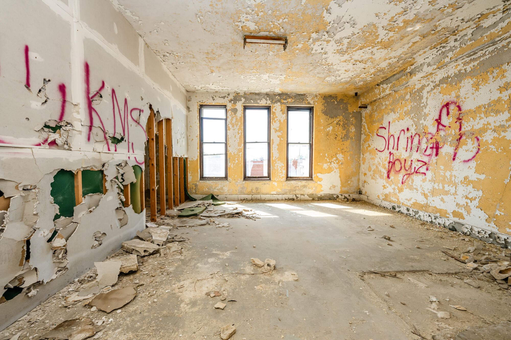 93 W Wall Street Benton Harbor MI 49022