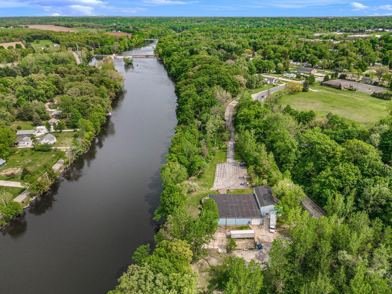 15437 Red Bud Trail N Buchanan MI 49107