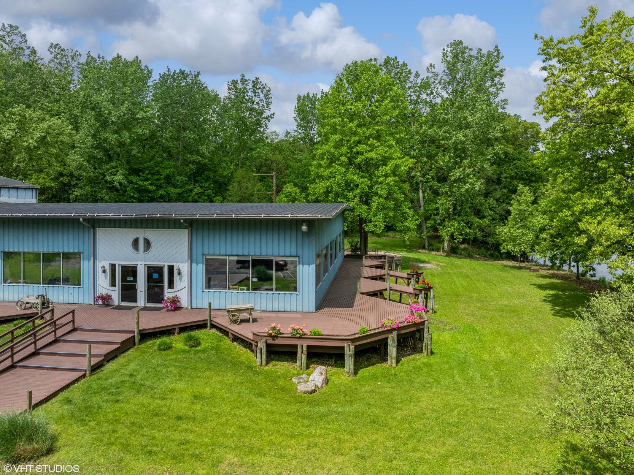 15437 Red Bud Trail N Buchanan MI 49107