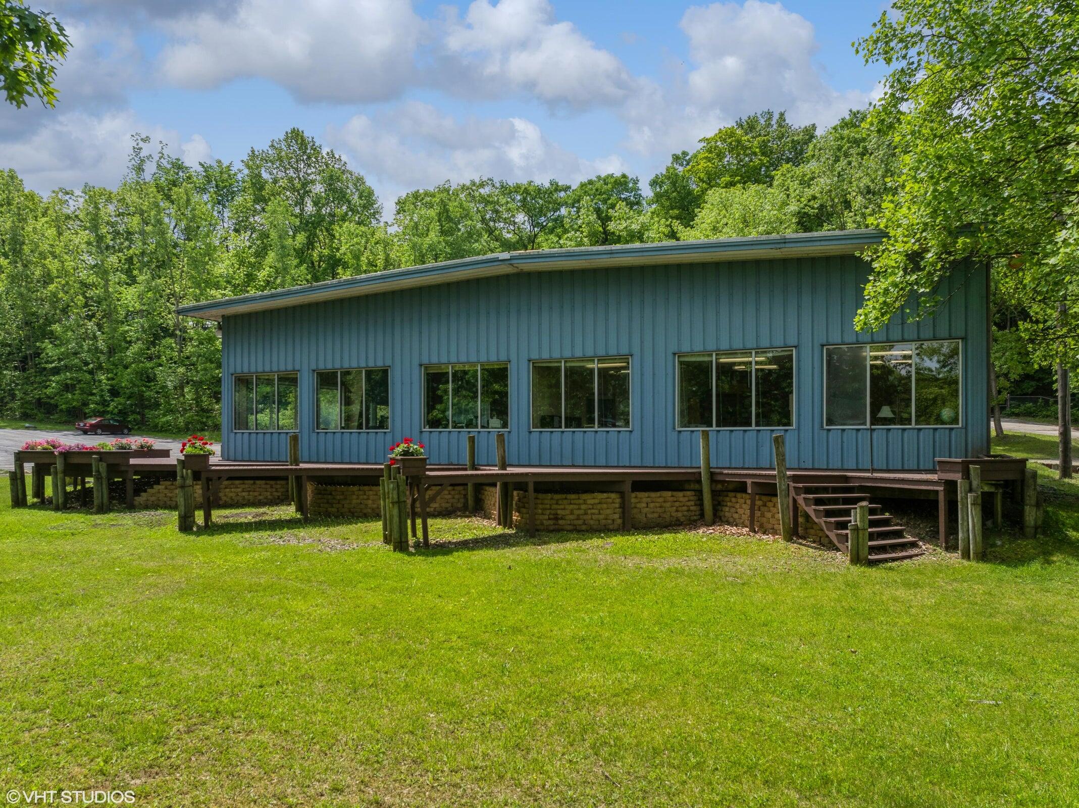 15437 Red Bud Trail N Buchanan MI 49107