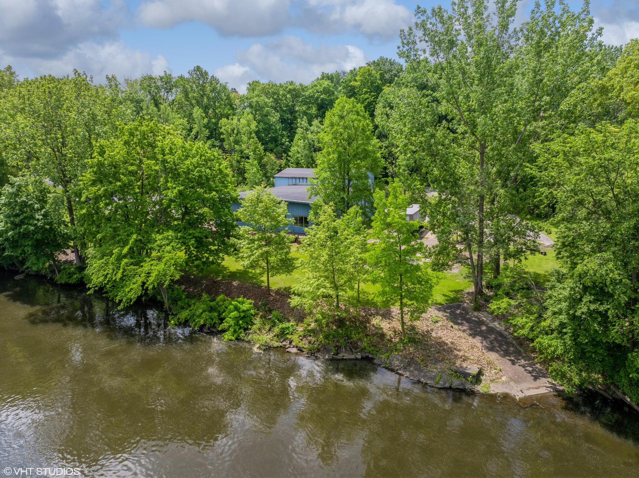 15437 Red Bud Trail N Buchanan MI 49107