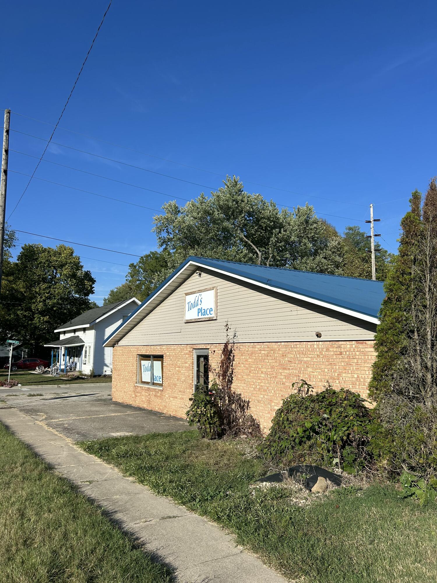 701 S Red Bud Trail Buchanan MI 49107